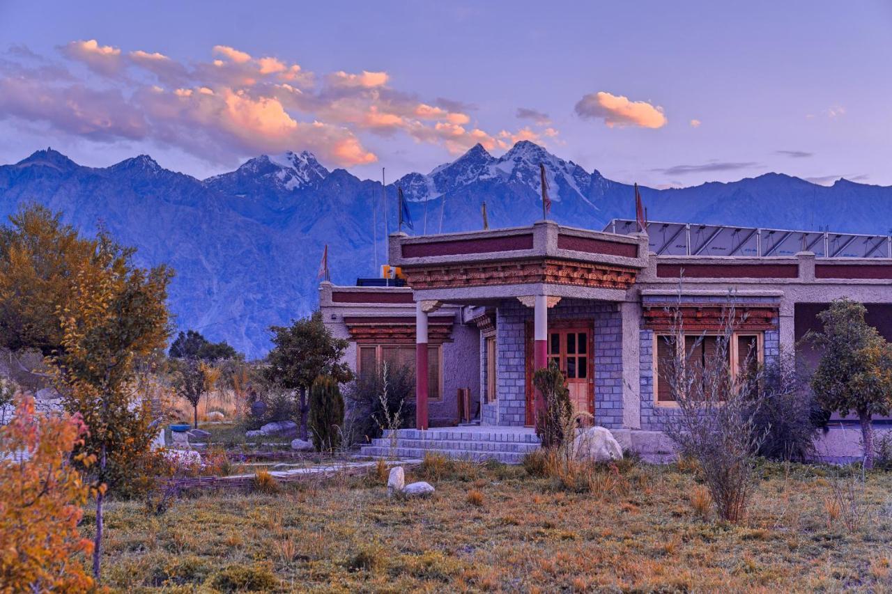 Готель Lchang Nang Retreat-The House Of Trees-Nubra Valley Sumur Екстер'єр фото