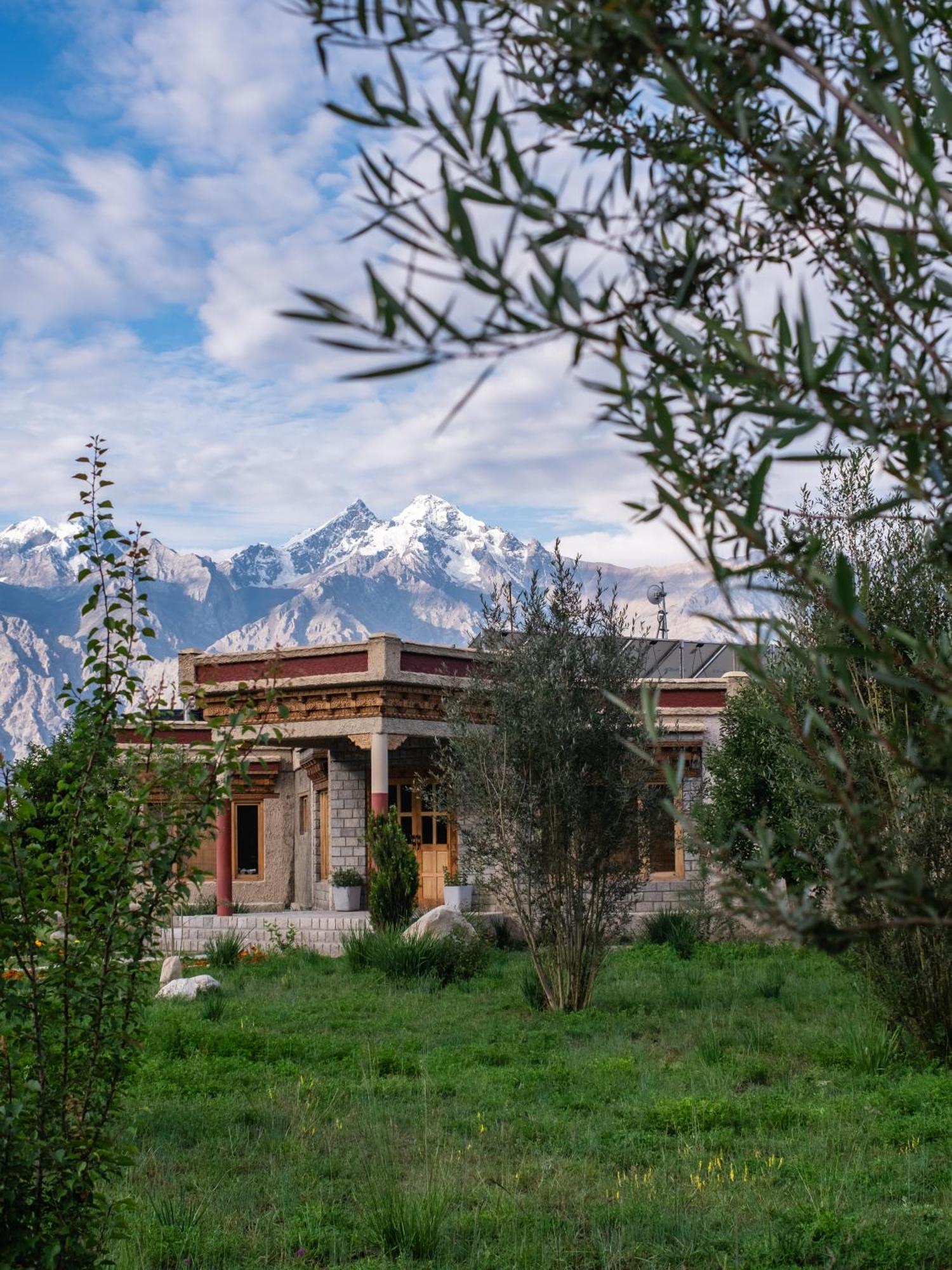 Готель Lchang Nang Retreat-The House Of Trees-Nubra Valley Sumur Екстер'єр фото