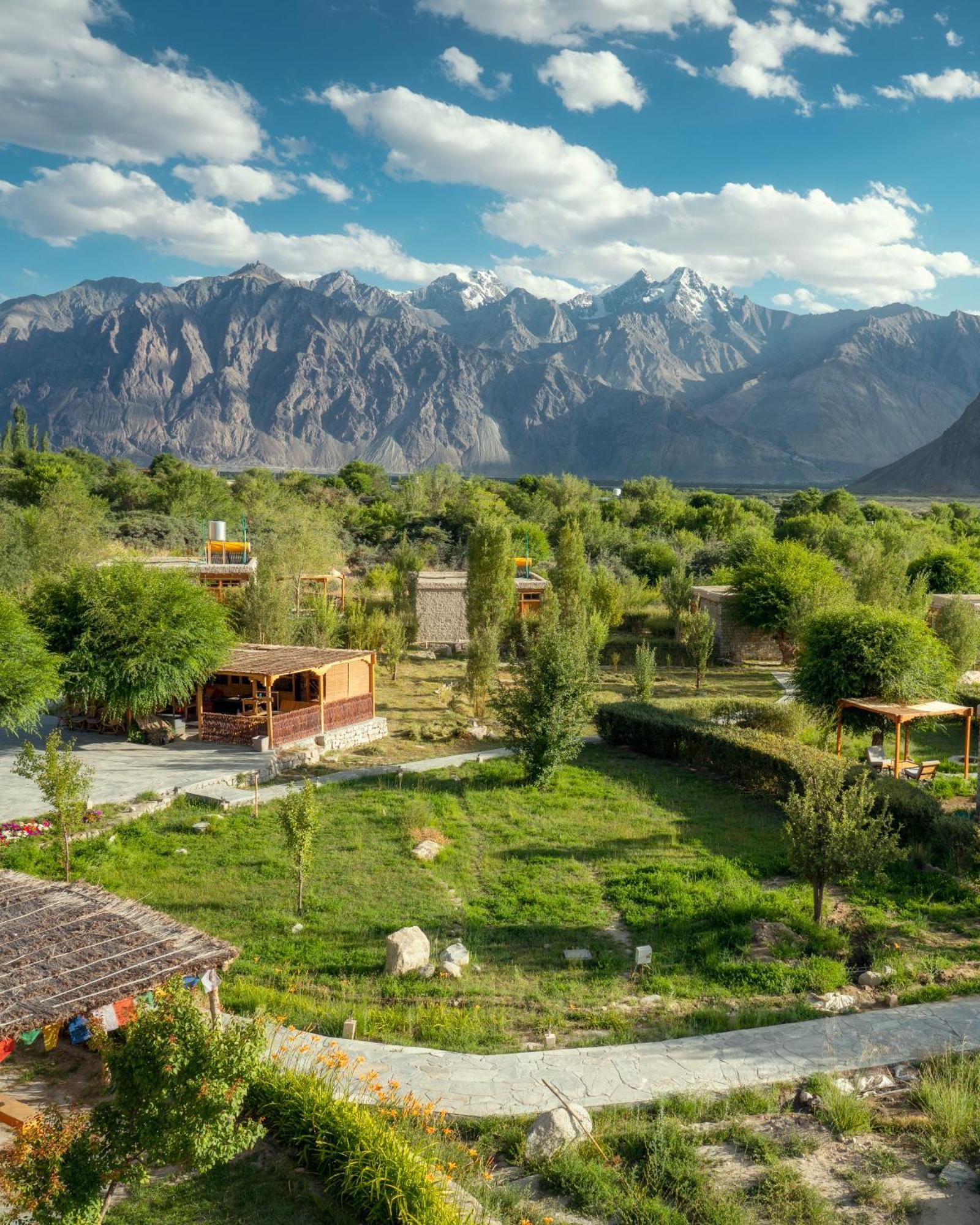 Готель Lchang Nang Retreat-The House Of Trees-Nubra Valley Sumur Екстер'єр фото